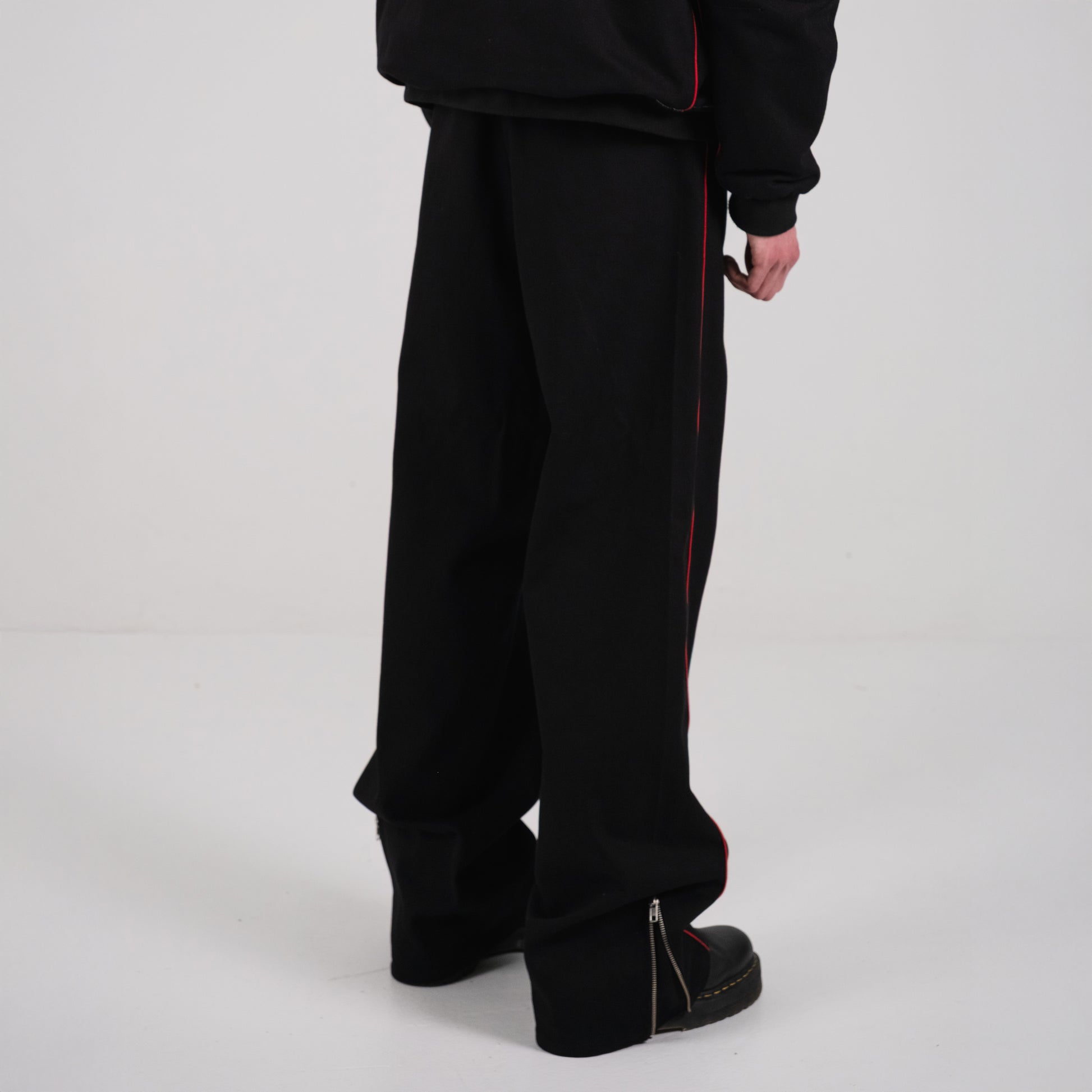 LE PANTALON BARREL